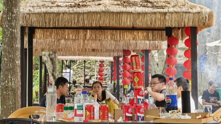 清凉一夏，惬意同行！义乌亿群监控夏日集体活动